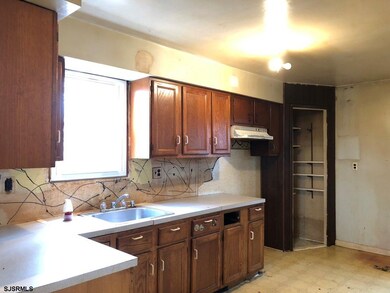 690 W Maryland Ave, Somers Point, NJ 08244 - photo 3