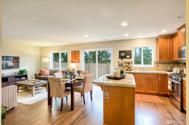 18416 Alpine Way E unit 402, Puyallup, WA 98374 - photo 2