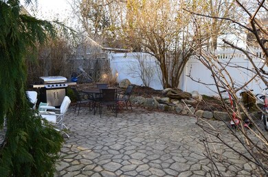 22 Adams St, Fairhaven, MA 02719 - photo 6