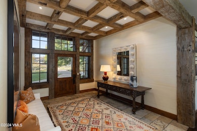 125_rolling_hills_FALL_interior_entry
