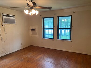 4021 Colgate St, Houston, TX 77087 - photo 7