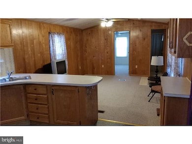 844 Aspen Ave, Spring City, PA 19475 - photo 6