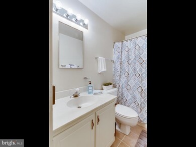 3818B Steppes Ct, Falls Church, VA 22041 - photo 7