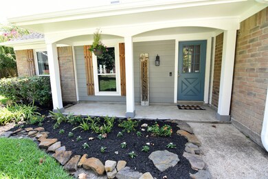 3907 Spring Crest Ct, Pearland, TX 77584 - photo 2