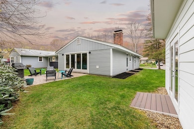 18 Bayberry Ln, Framingham, MA 01701 - photo 5