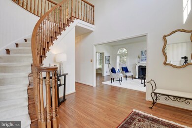 5434 Ashleigh Rd, Fairfax, VA 22030 - photo 2