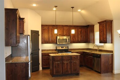 2029 Bay Laurel Dr, Weatherford, TX 76086 - photo 3