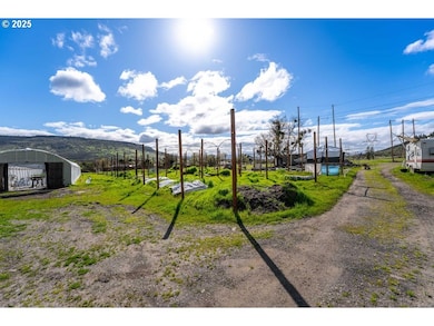 10695 Kildee Ave, Centralpoint, OR 97502 - photo 5