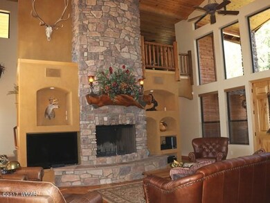 005_LIVING ROOM