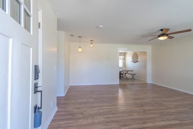 562 Concord Way-012