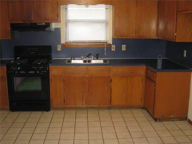 300 S Ozark St, Prairie Grove, AR 72753 - photo 5