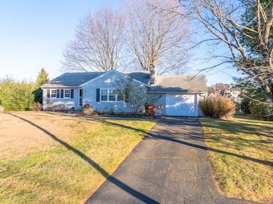 186 Gwen Rd, Meriden, CT 06451 - photo 3