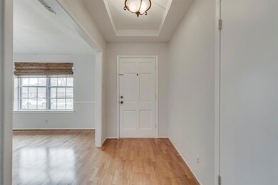 1709 Williamsburg Cir, Ennis, TX 75119 - photo 4