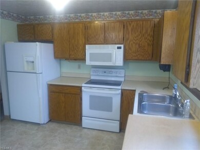 Another Eat-In Kitchen Picture