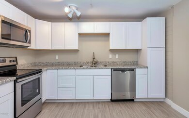 3527 E Thunderbird Rd-large-008-14-Kitch