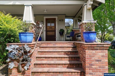 1915 Craftsman-style beauty!