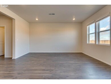 1375 NW Varnish Ave, Redmond, OR 97756 - photo 6