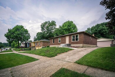 8414 Roseborough Rd, Louisville, KY 40228 - photo 2