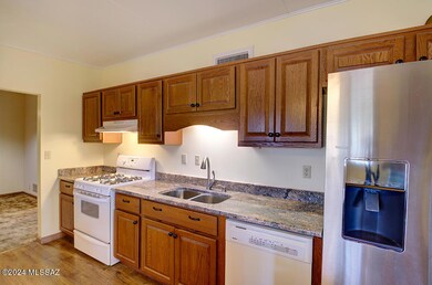 Kitchen DSC_0415 SM