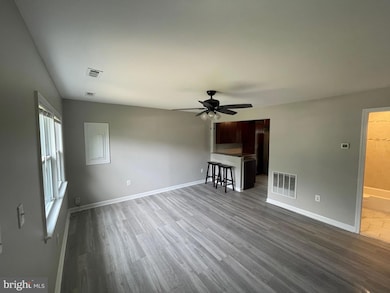 811 Duvall Hwy, Pasadena, MD 21122 - photo 5