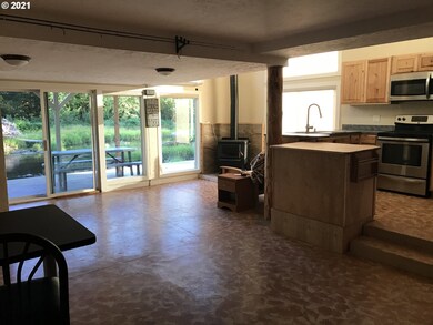 Living Room/Dining Room