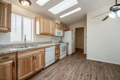 13010 W Carolyn Ln, Tucson, AZ 85735 - photo 3