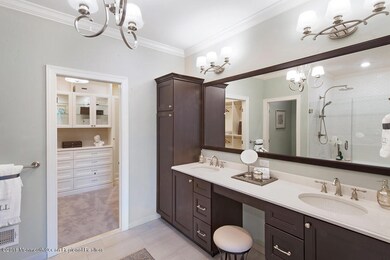 Newton Master Bath