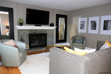 2 Hemlock Ln, Schenectady, NY 12302 - photo 4