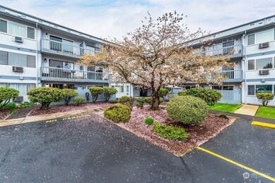 2005 Tibbetts Dr unit 304, Longview, WA 98632 - photo 4