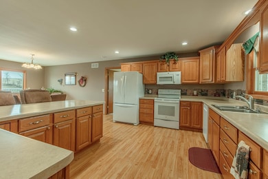 5995 Section Line Rd, Dodgeville, WI 53533 - photo 7