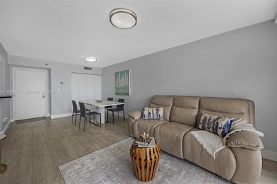 Isola Brickell Key unit 1712, Miami, FL 33131 - photo 5