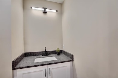 621 Islington St unit C, Portsmouth, NH 03801 - photo 6
