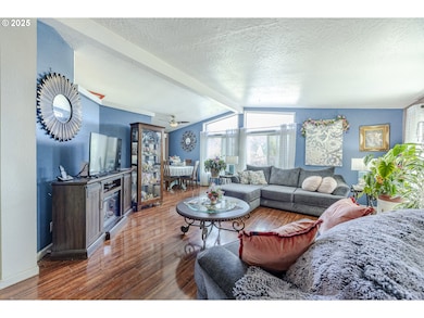 Living Room-Vaulted Ceilings