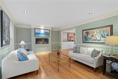 21 Davis Cir, Warwick, RI 02886 - photo 4