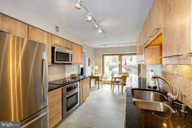 2472 Freetown Dr, Reston, VA 20191 - photo 6