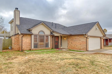 1216 NE 24th St, Moore, OK 73160 - photo 3