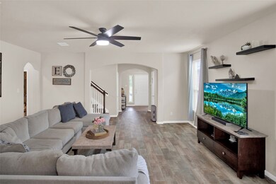 9027 Fuqua Breeze Dr, Houston, TX 77075 - photo 7