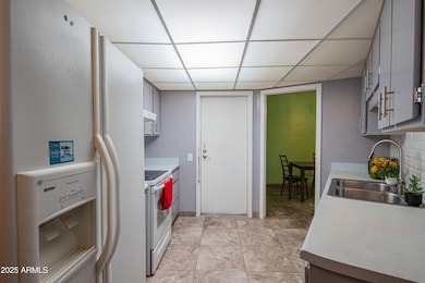 Light and Bright Kitchen