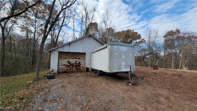 641 Warren Chapel Rd, Fleming, OH 45729 - photo 4