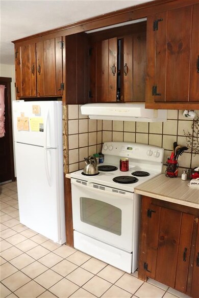 8 Pond Rd, Bellows Falls, VT 05101 - photo 3