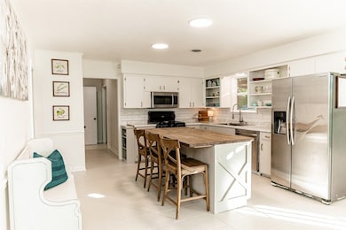 1603 S Jackson St, Brenham, TX 77833 - photo 3