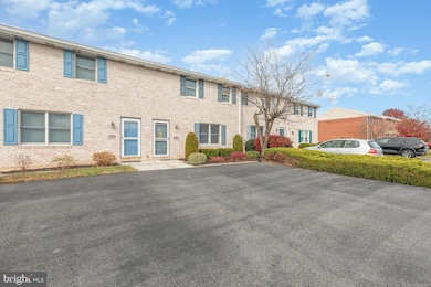 99 Lee Ann Ct, Enola, PA 17025 - photo 2