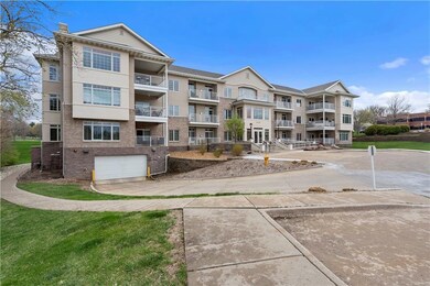 14100 Pinnacle Pointe Dr unit 102, Clive, IA 50325 - photo 2