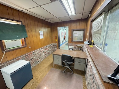 210 S Broadway, Geary, OK 73040 - photo 7