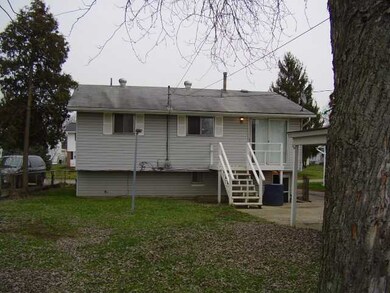 887 Maurine Dr, Columbus, OH 43228 - photo 2