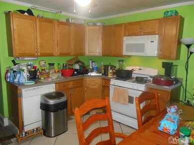 302 Walnut St, Dunellen, NJ 08812 - photo 2