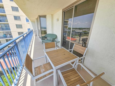 Balcony featuring outdoor dining area