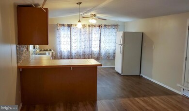 1244 Hollywood Dr, Reading, PA 19606 - photo 5