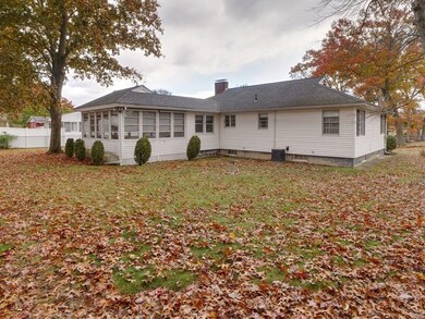 77 Colonial Rd, Lawrence, MA 01843 - photo 3