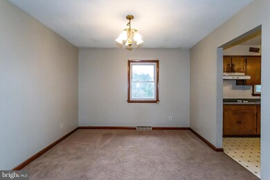 4435 Padgett Rd, White Plains, MD 20695 - photo 3